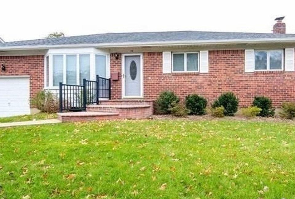 1st image of 14 Forest Dr