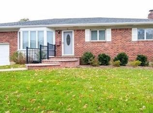 14 Forest Dr, Jericho, NY 11753