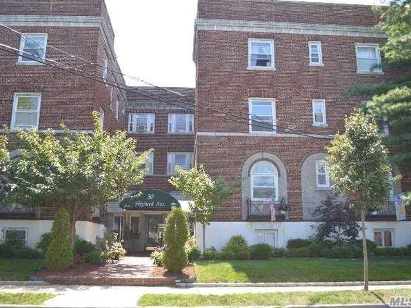 30 Shipherd Ave APT 6B, Lynbrook, NY 11563