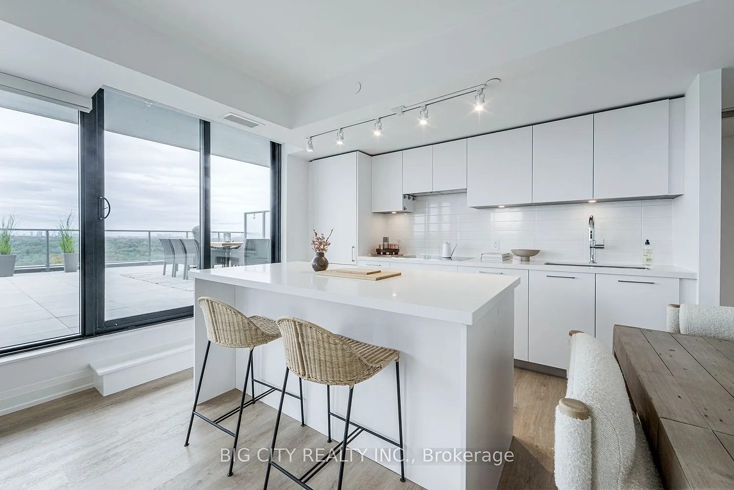 2 bed, $4,750 — Photo 4