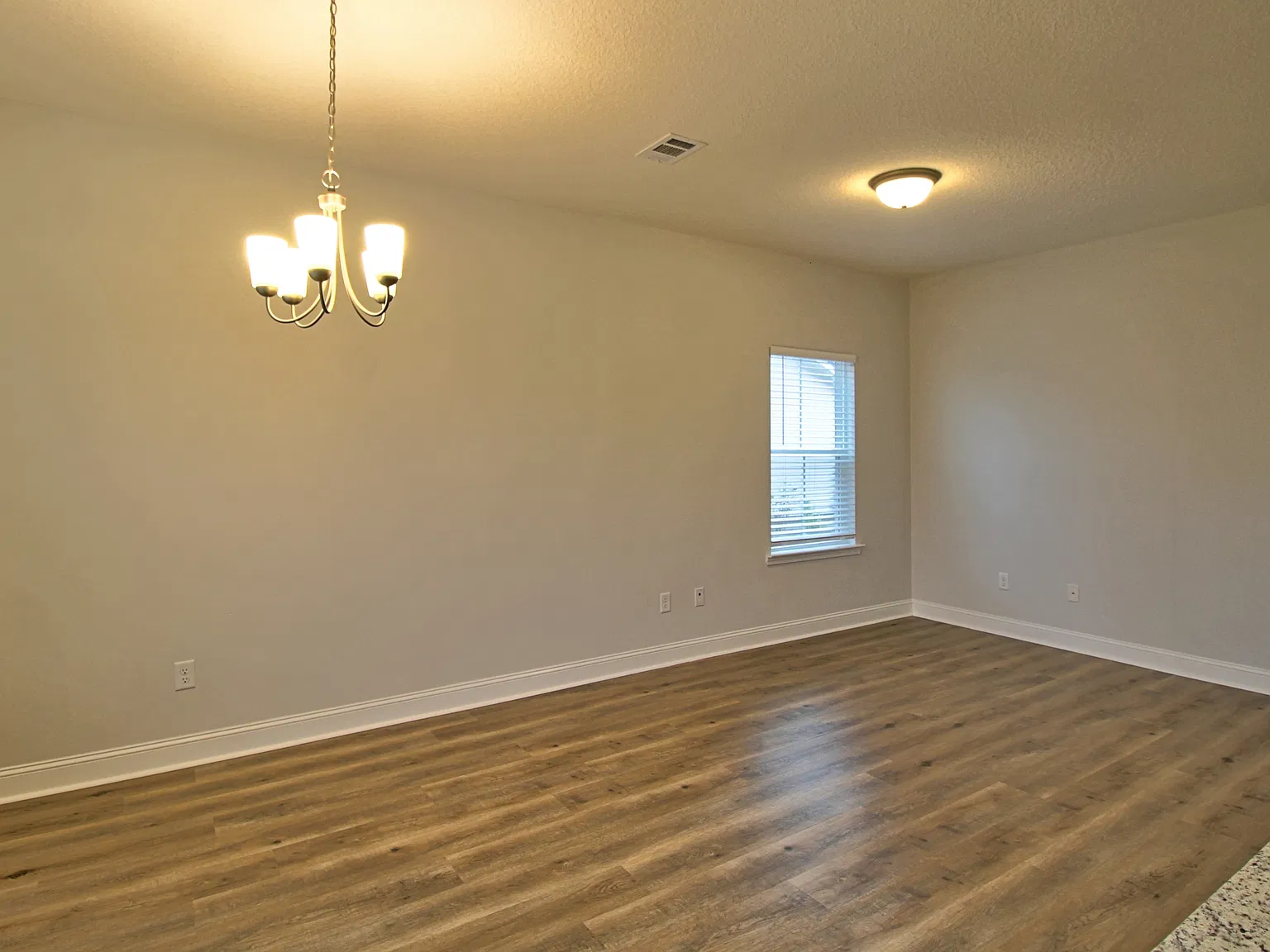 114 Centennial Court - 1 — Photo 4