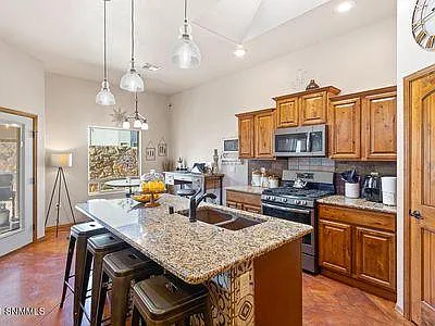 3635 Santa Cecilia Ave — Photo 6