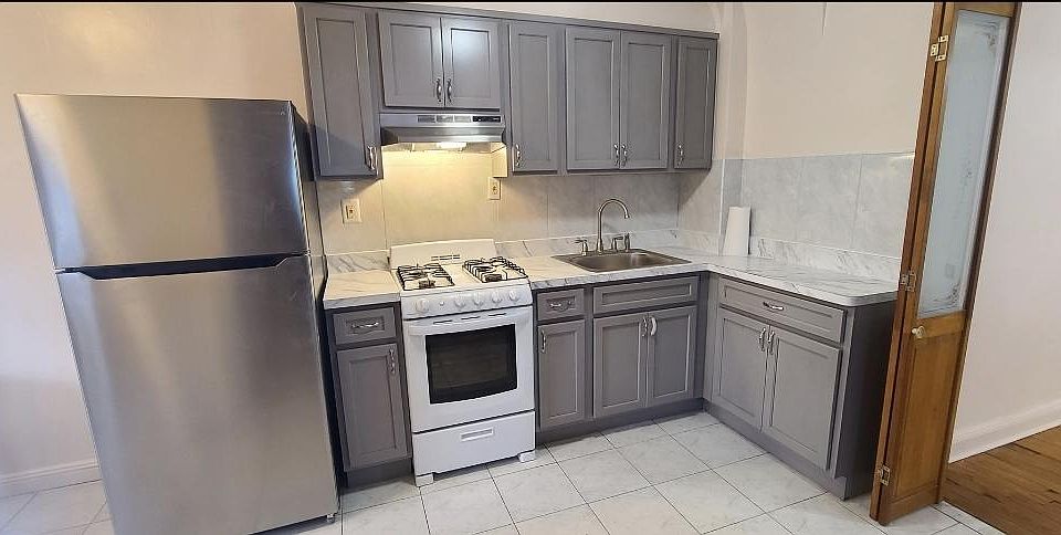 1st image of 2551 Morgan Ave #1
