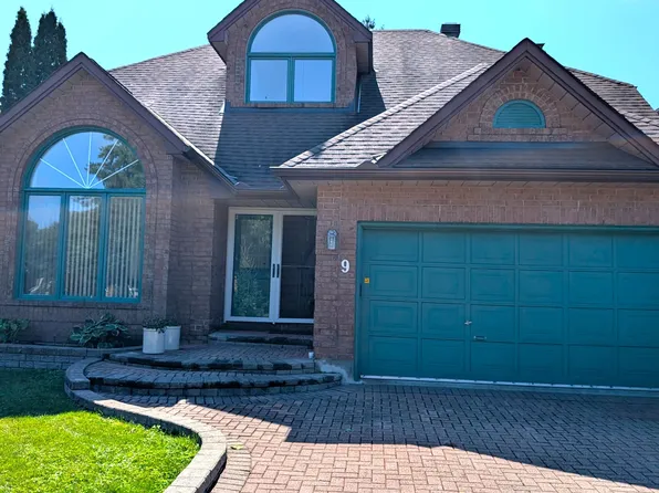 9 Wellsmere Ct, Ottawa, ON K2E 8C2