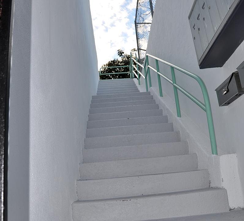 Building Photo 4