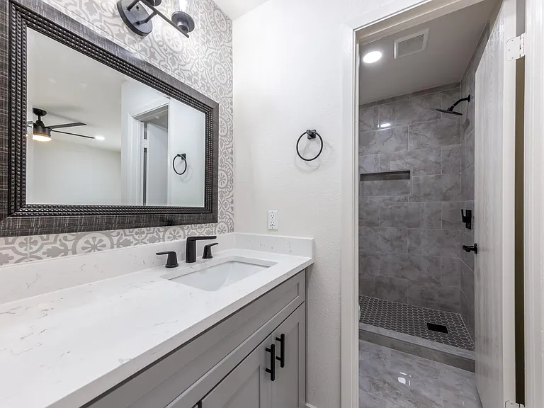 7601 W Gate Blvd — Photo 37