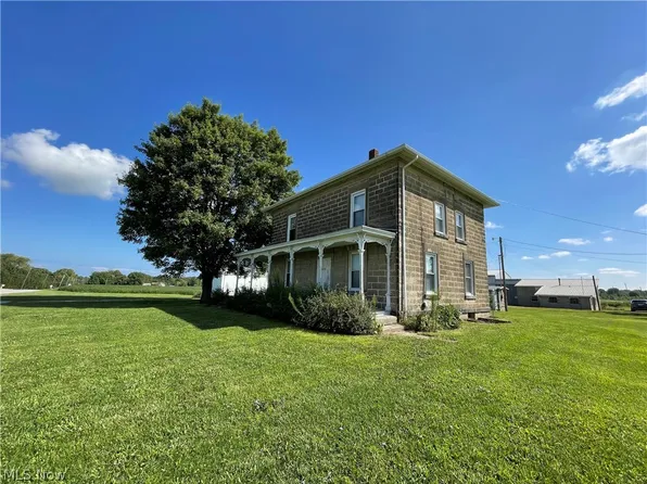 8279 Baumhart Rd, Amherst, OH 44001