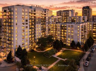 812 Lansdowne Ave #908, Toronto, ON M6H 4K5