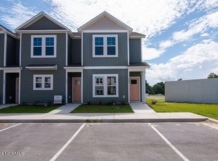 629 Jacks Crossing Rd, Hubert, NC 28539