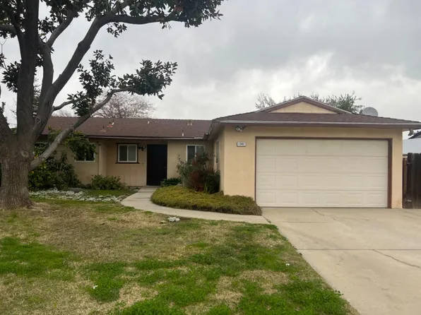 1381 Rall Ave, Clovis, CA 93612