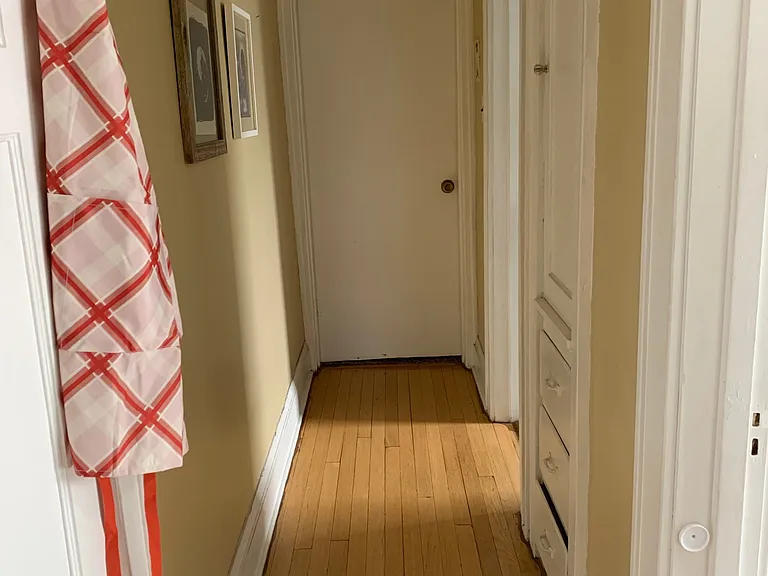 hall to bedroom door