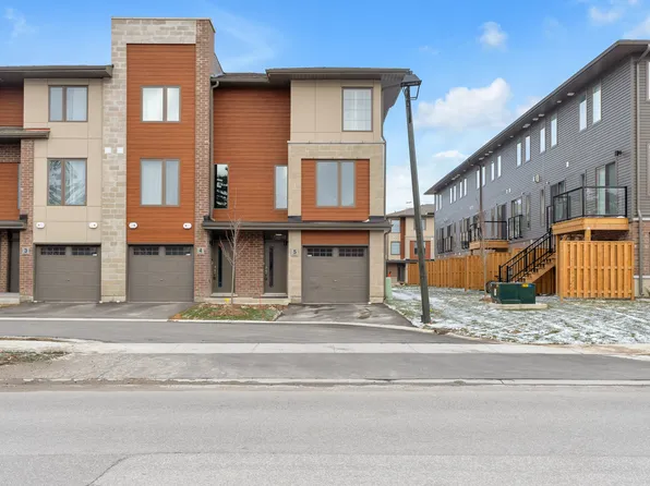 33 Dawson Dr #5, Collingwood, ON L9Y 5T1