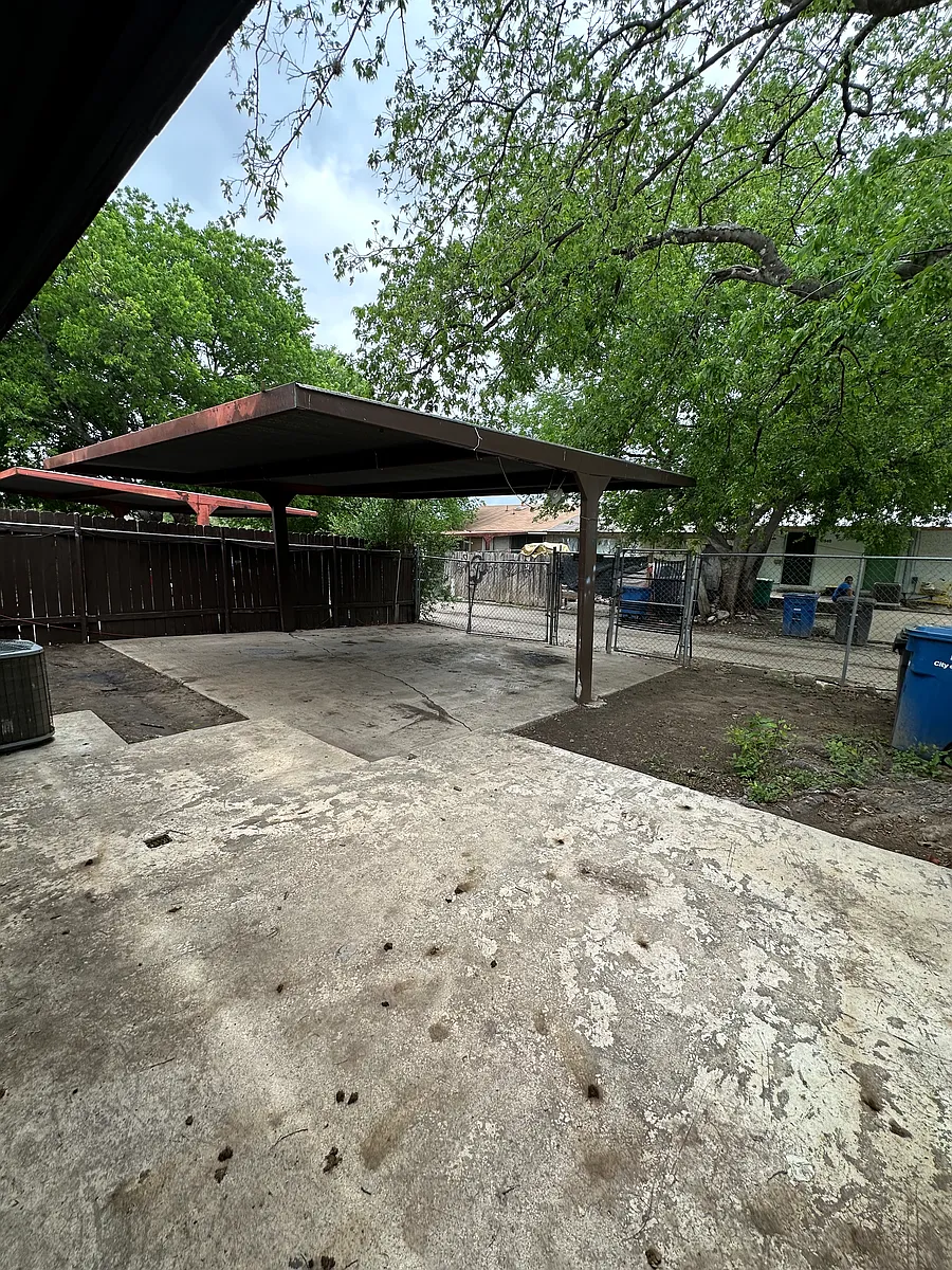 Building Photo - 5943 Fairmeade Dr