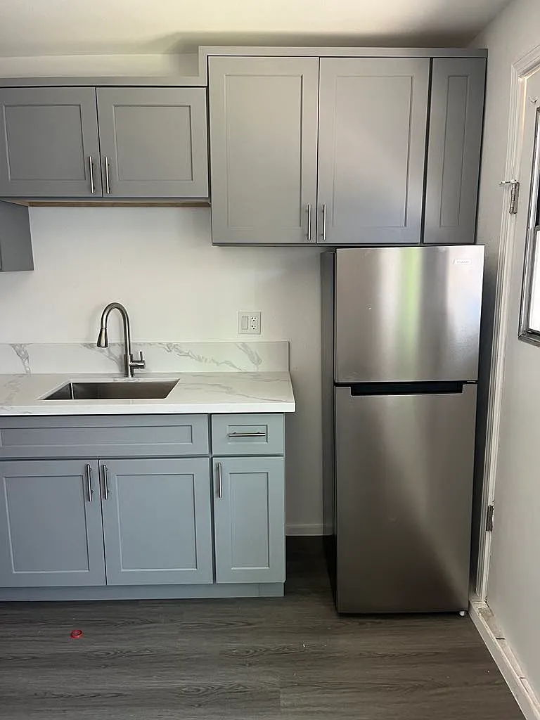 Studio, 400 sqft, $1,800 — Photo 3