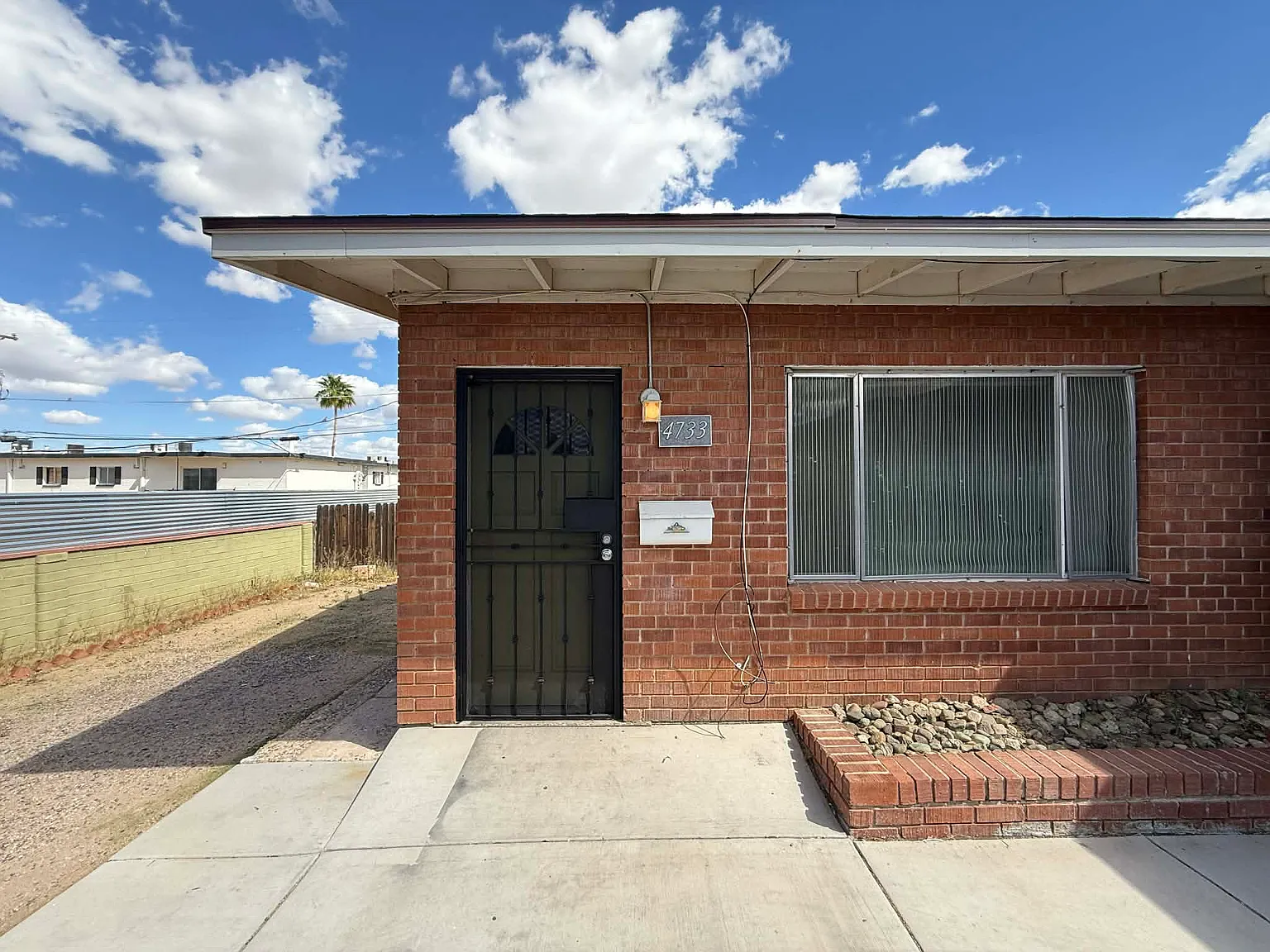 2 bed, 800 sqft, $1,200 — Photo 1