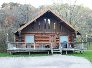 606 Downing Ln, Harpers Ferry, IA 52146