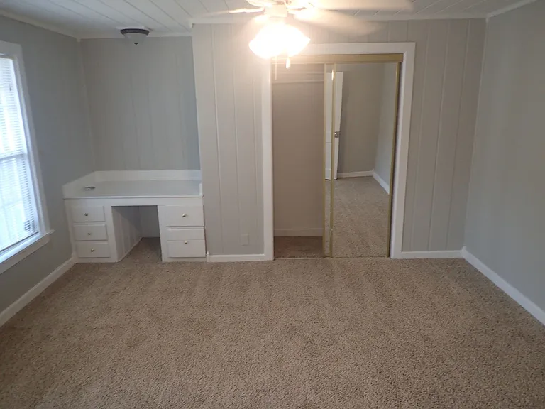 6340 Parkdale Dr — Photo 12