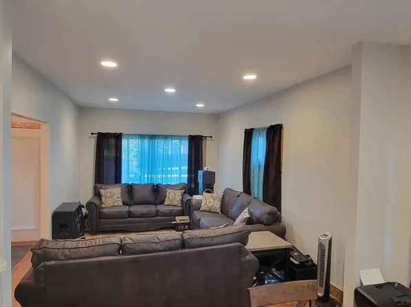 (undisclosed Address), Saint Paul, MN 55104