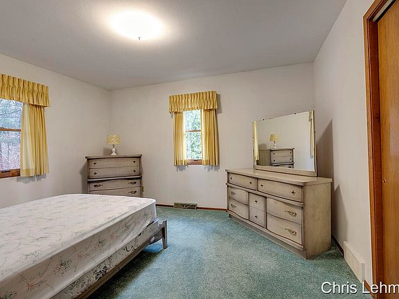 5th image of 5001 Egypt Valley Ave NE
