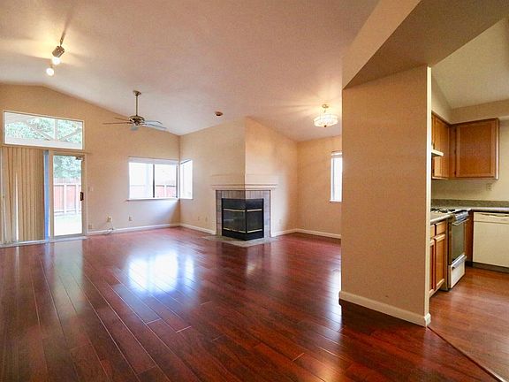 3rd image of 8036 La Solana Way