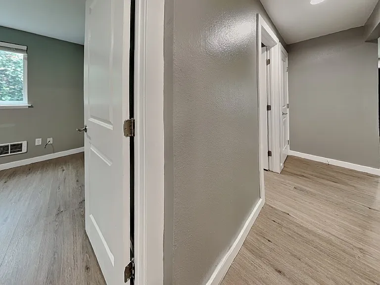 1105 S Woodlawn St #2 — Photo 14