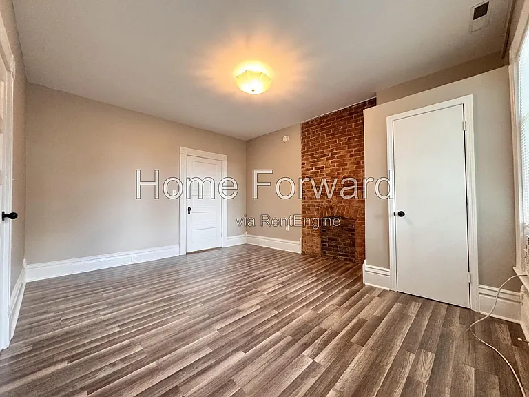 339 S Broadway Park #1 — Photo 9