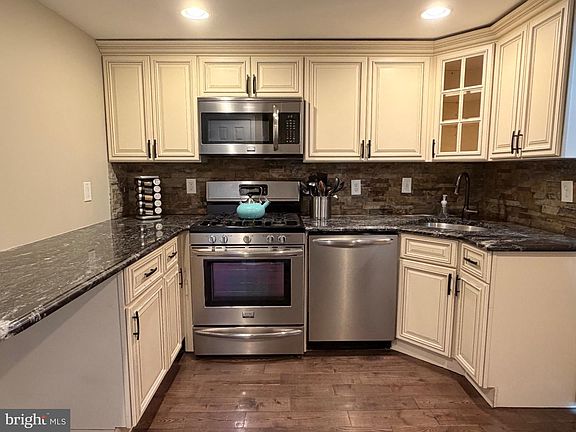 3rd image of 115 Mercy St