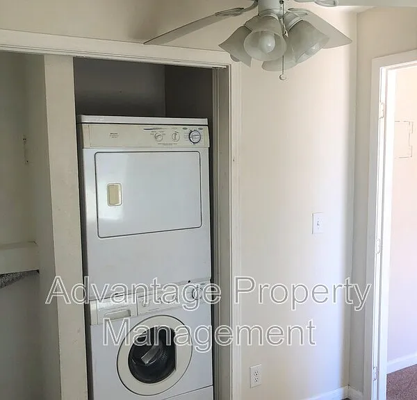 289 N Main St — Photo 6