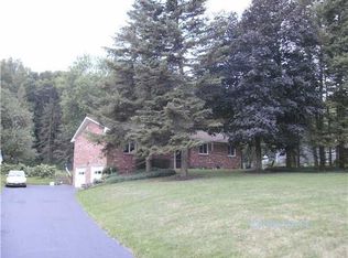 4794 Thrall Rd, Lockport, NY 14094