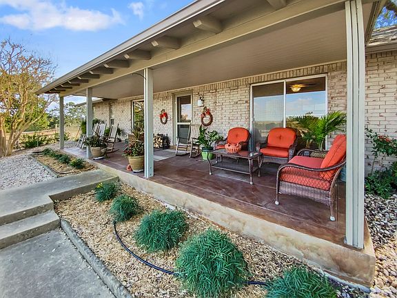 2nd image of 211 S Spanish Oak Trl