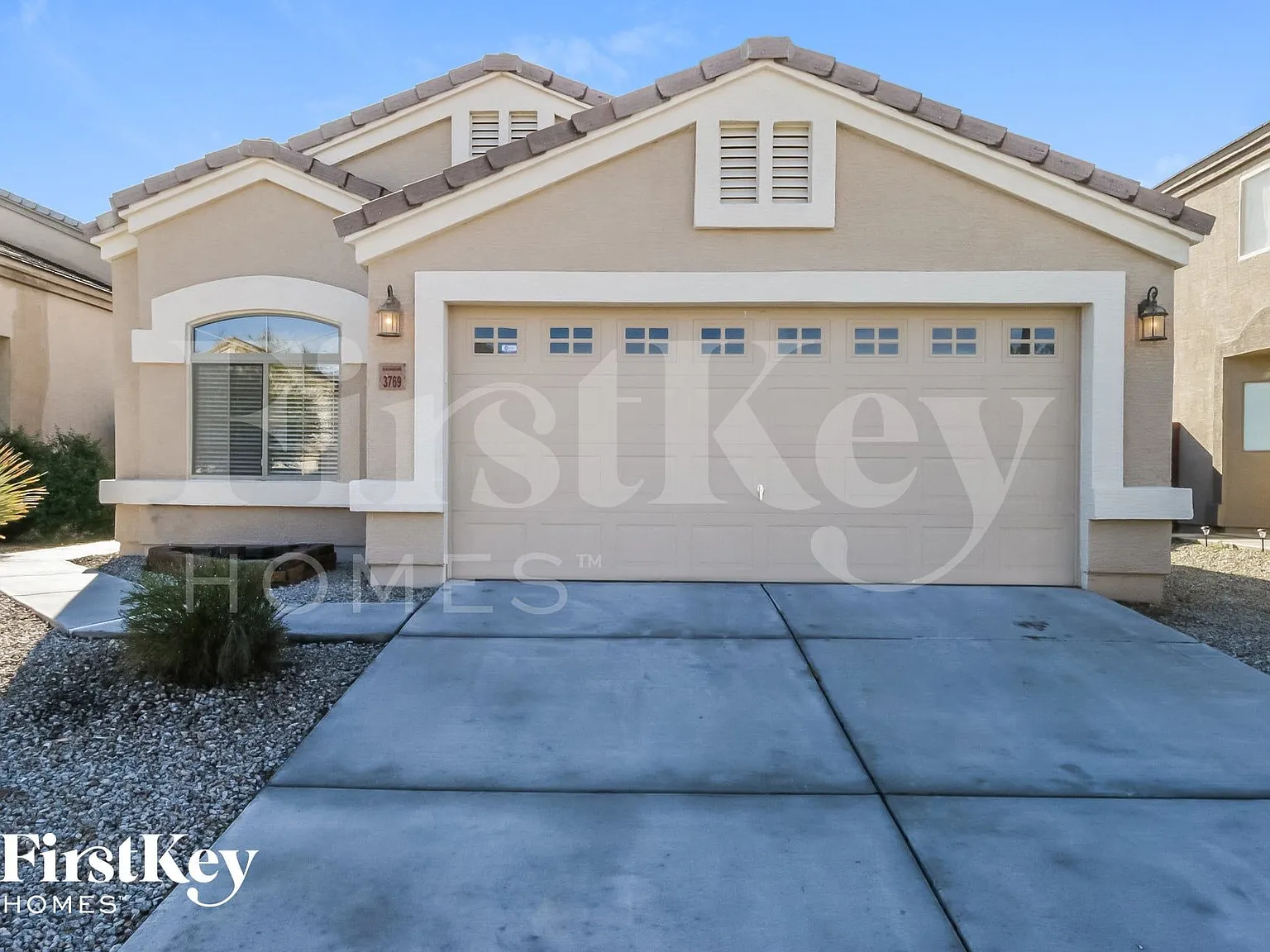 3 bed, 2.0 bath, 1521 sqft, $1,995 — Photo 1