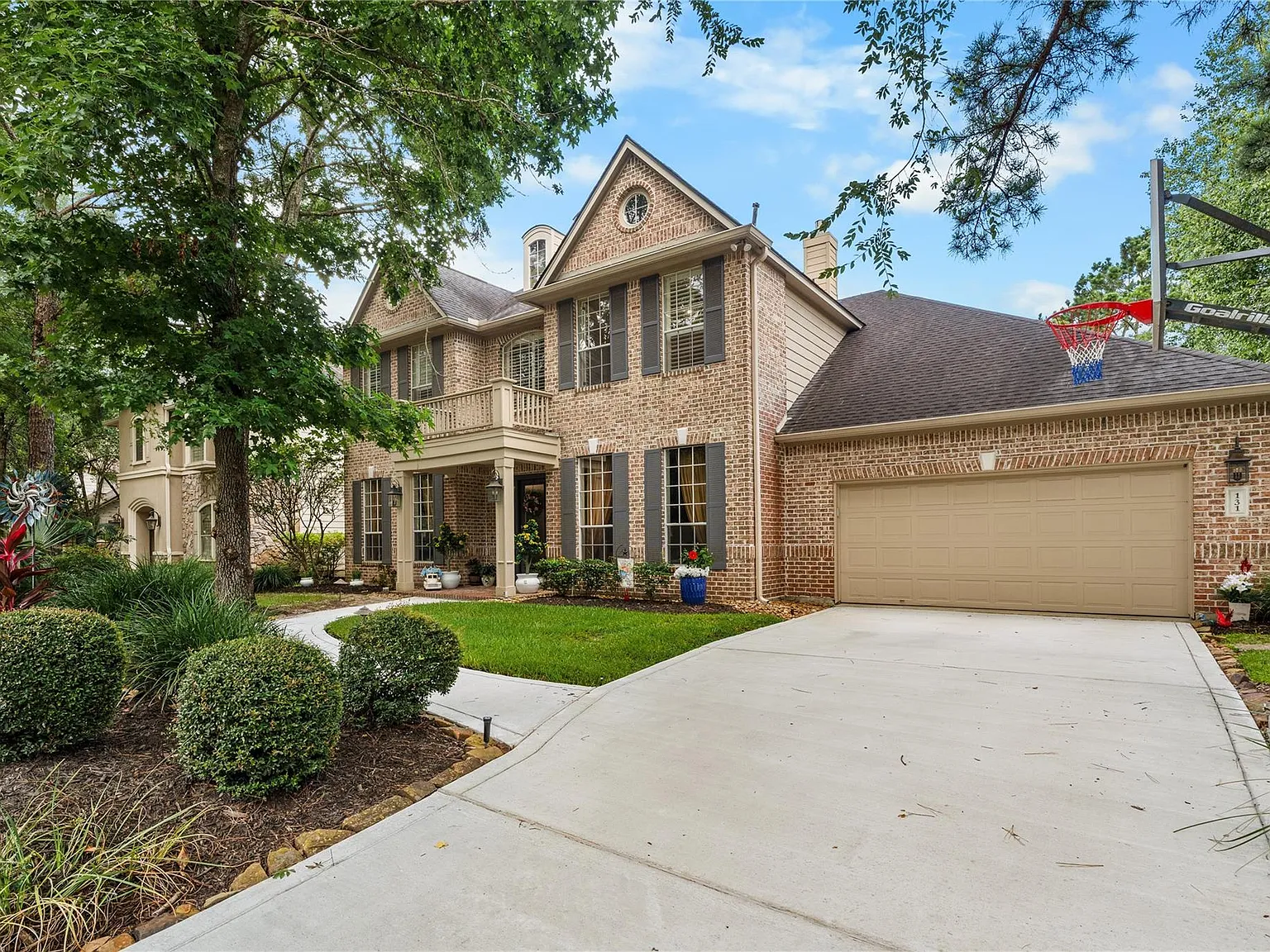 5 bed, 4.5 bath, 4597 sqft, $6,500 — Photo 4