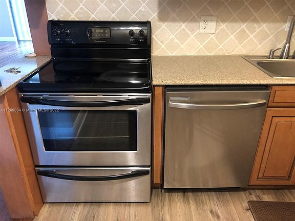 4th image of 2270 NE 68th St APT 1924
