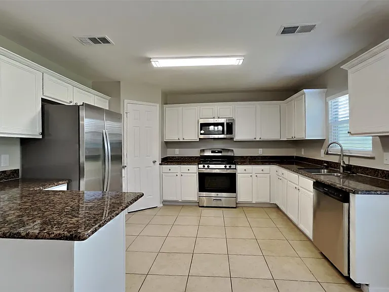 15610 Manorford Ct — Photo 4