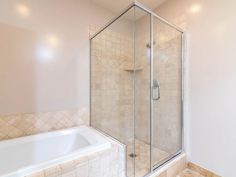 1522 Amherst Ave #102 — Photo 14
