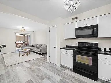 2 bed, 868 sqft, $1,695 — Photo 2