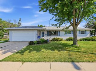 225 W Bell St, Neenah, WI 54956