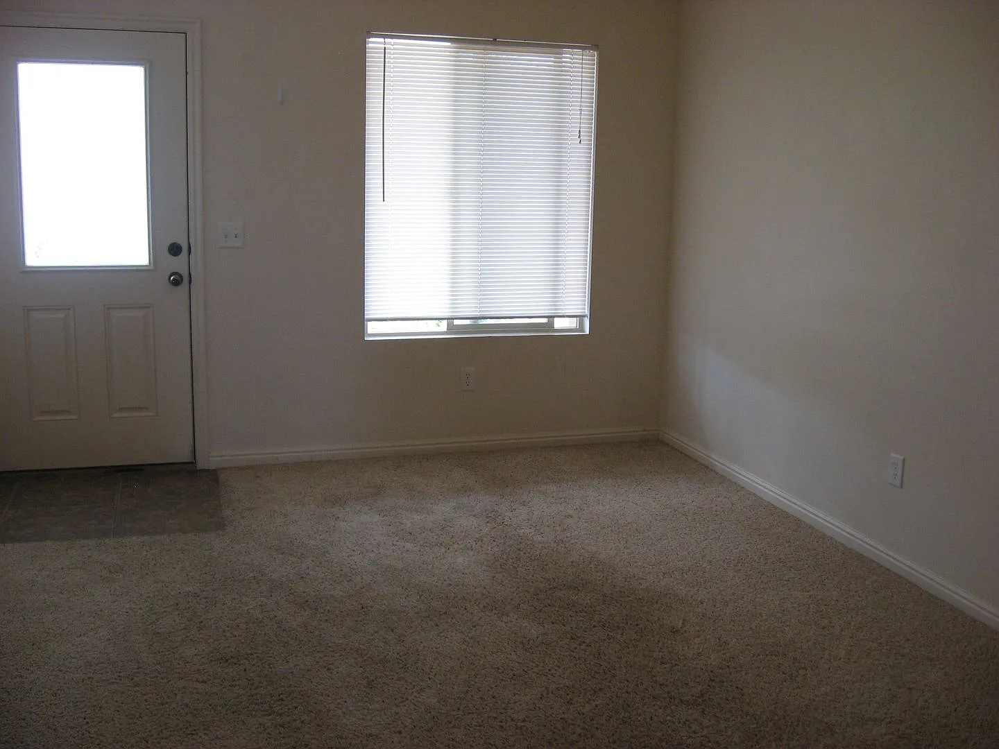 Duplex near Iron Springs Elementary — Photo 4