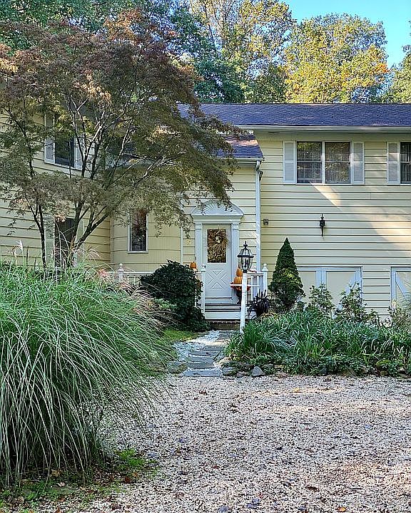 Located on quiet country rd