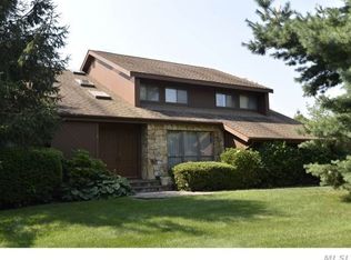 4 Mondavi Ln, East Setauket, NY 11733