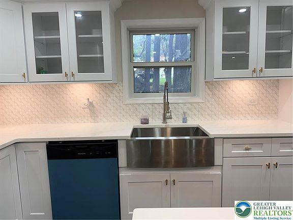 5th image of 1405 Donalds Rd