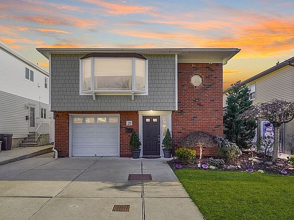 2nd image of 21 Deserre Ave