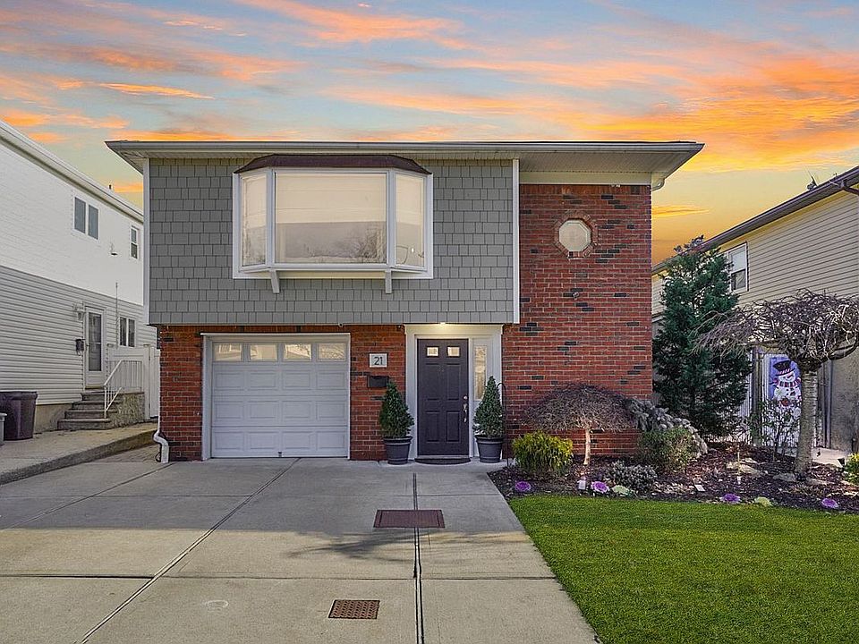 1st image of 21 Deserre Ave