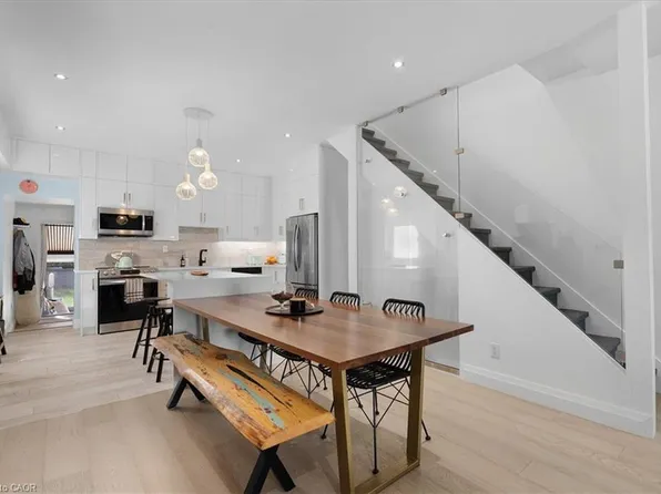 575 Mary St, Hamilton, ON L8L 4X8