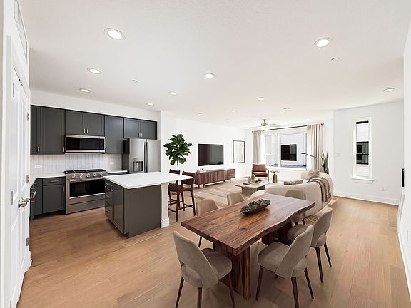 3rd image of 414 Santa Clara Pl