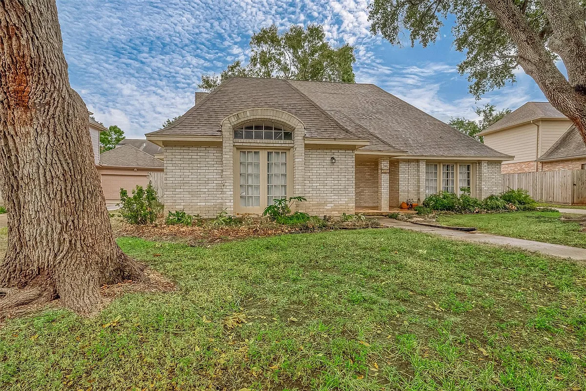 Building Photo - 934 Goldfinch Ave