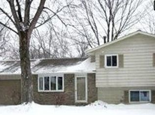 833 Devonshire Dr, Sheffield Lake, OH 44054