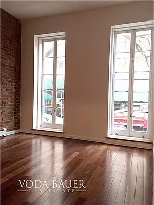 Rented by Voda Bauer Real Estate | media 11