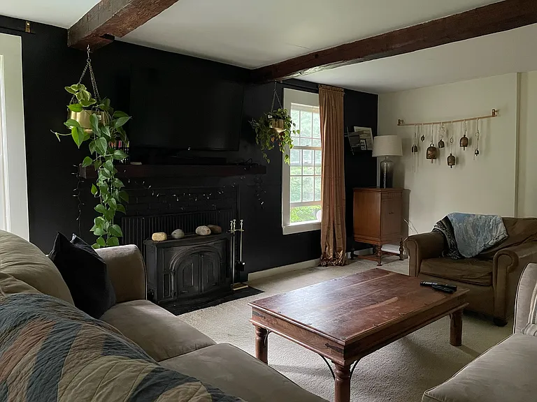 516 Giddings St — Photo 4