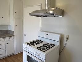 3rd image of 500 N Los Robles Ave